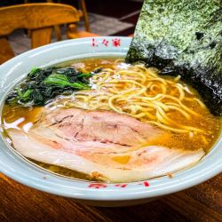 中盛ラーメン（あじこめ・固め）＋キャベチャー