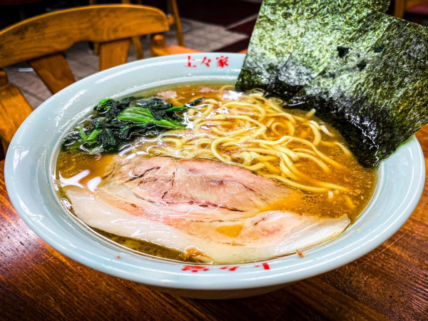 「中盛ラーメン（あじこめ・固め）＋キャベチャー」@横浜家系ラーメン上々家の写真