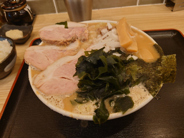 「朝ラーチャーシュー麺大盛り 味噌変更  ライス」@つけ麺大輝の写真