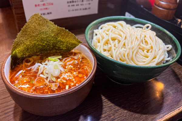 「激辛つけ（並・4辛・ニンニク・ネギ）」@麺舗十六の写真