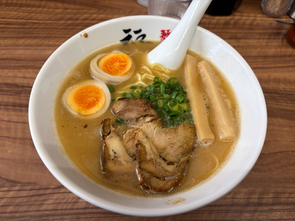 「福ラーメン　煮卵入り」@麺や 福座の写真