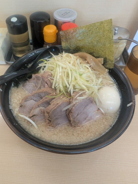 「ネギチャーシュー中盛り味玉」@ラーメン屋 セキグチの写真