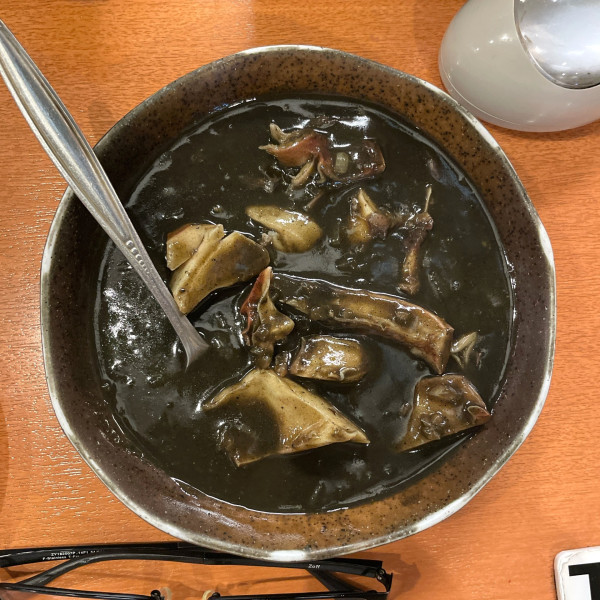 「イカスミカレー」@ちゅらさん亭の写真