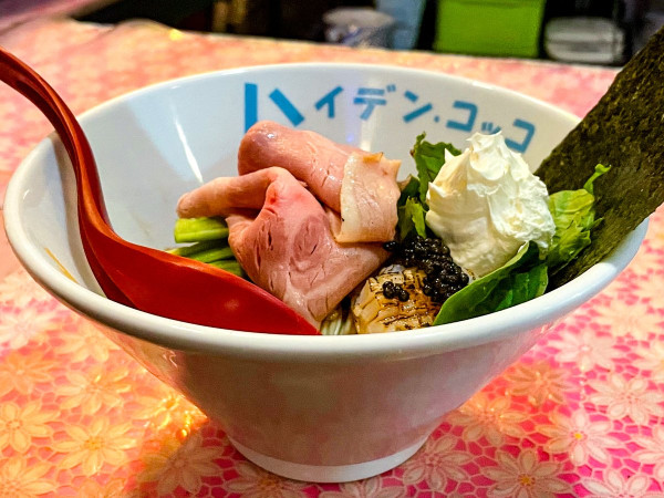 「炭火炙り貝柱本キャビア乗っけ×サワークリーム×カルピスバター」@らーめん凛々の写真