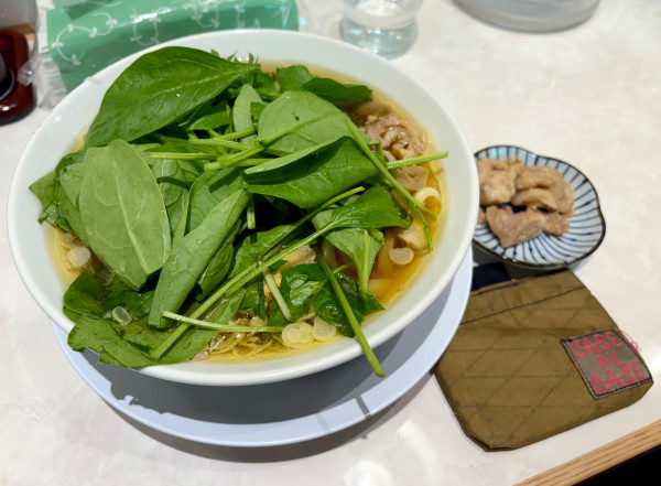 「生ほうれん草中華そば+麺増し+親かわ」@手打 親鶏中華そば 綾川 練馬三原台店の写真