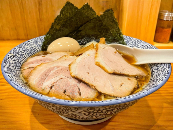 「特製中華そば（大盛）」@中華そば 笑歩の写真