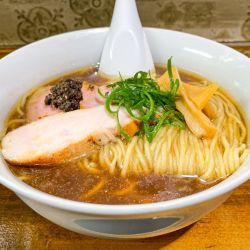 トリュフ醤油そば（大盛）