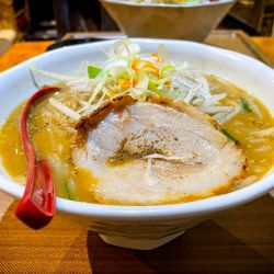 辛味噌らーめん（辛味別皿）