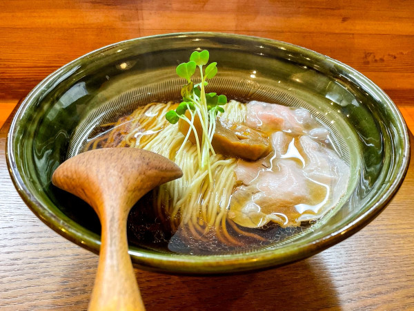 「煮干しそば（醤油・中盛）」@中華そば 華塩の写真