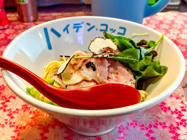 「サマートリュフ×麻ノ実油×グラスフェッドバターまぜソバ」@らーめん凛々の写真