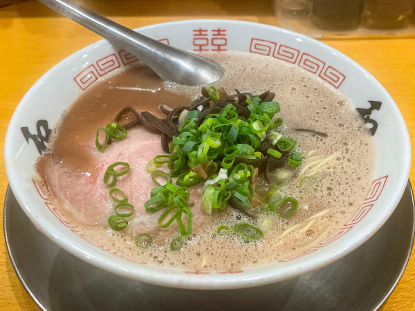 「ラーメン(かため)+替玉(ハリガネ)」@博多ラーメン 和の写真