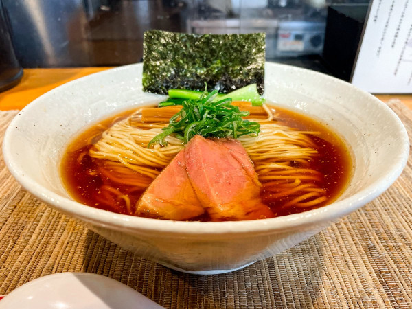 「醤油らぁ麺（中盛）」@麺屋 さくら井の写真