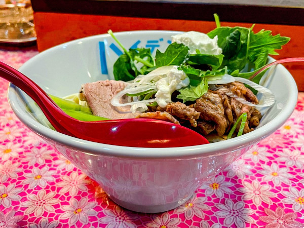 「夜遊び☆ オーストラリア牛焼肉×サワークリームまぜソバ」@らーめん凛々の写真