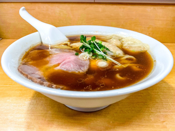 「海老ワンタンメン 醤油＋ひき肉生姜ご飯」@手打ち麺処 好き酒師の写真