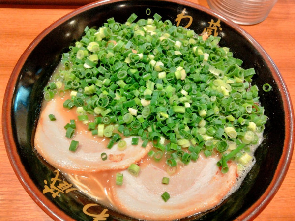 「青葱ラーメン」@博多とんこつラーメン わ蔵 御徒町店の写真
