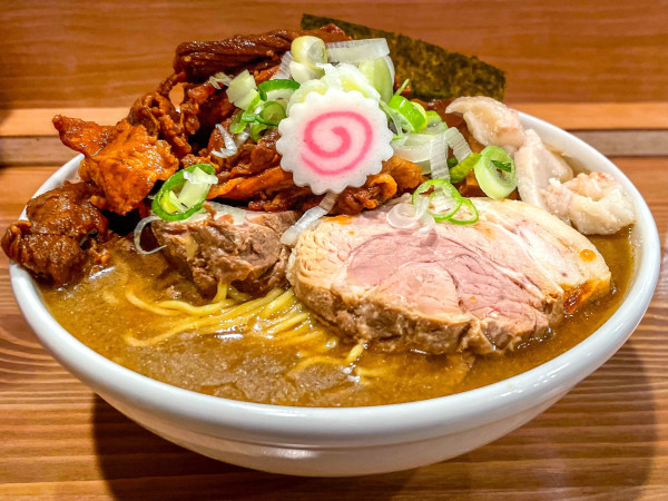 「濃い煮干しそば（中）＋みそにこみ」@麺や 六等星の写真