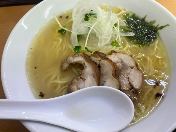 「鶏塩拉麺」@富白 御徒町本店の写真