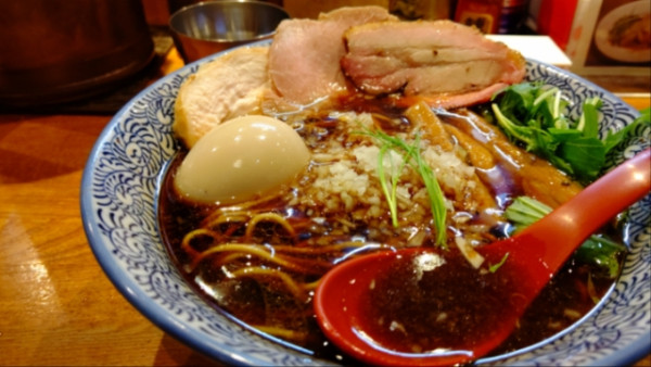 「特製中華そば」@つけ麺 R&Bの写真