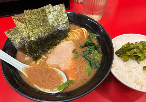 「ラーメン並 850円」@横浜家系ラーメン おうじ家の写真