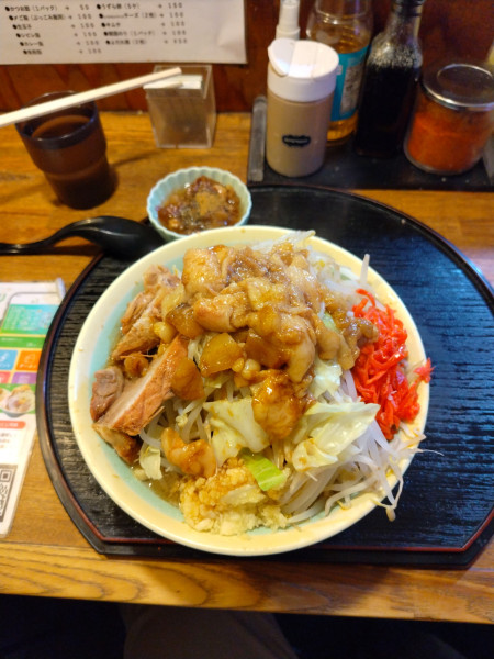 「ラーメン小　全部」@ラーメンめじの写真