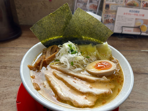 「うま塩ラーメン・全部のせ」@麺家 ゐをりの写真