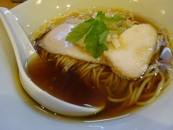 「醤油らぁ麺　950円」@麺屋 吉澄の写真