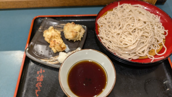 「鳥からせいろ、大盛」@小諸そば 三越前店の写真