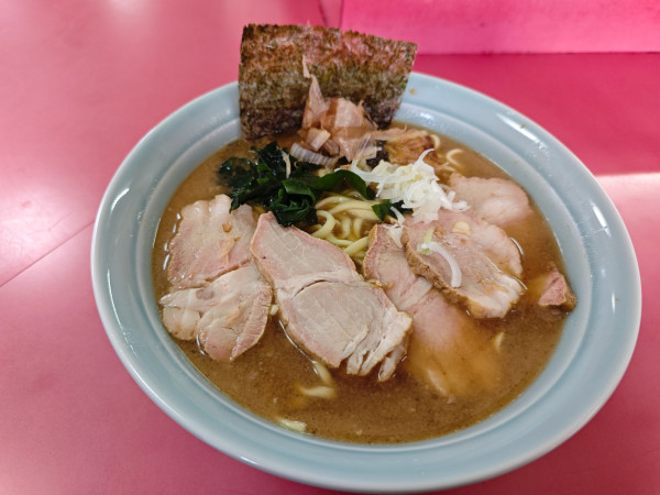 「和風チャーシュー麺 硬め濃いめ多め」@沼津家の写真