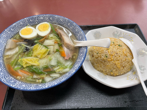「五目ラーメン　半チャセット」@手打らーめん 珍來 つくば松代店の写真
