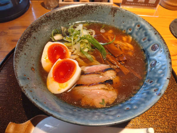 「鴨玉中華そば¥1300-」@東京鴨中華そば店の写真