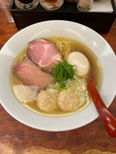 「特製塩そば」@三馬路 東京店の写真