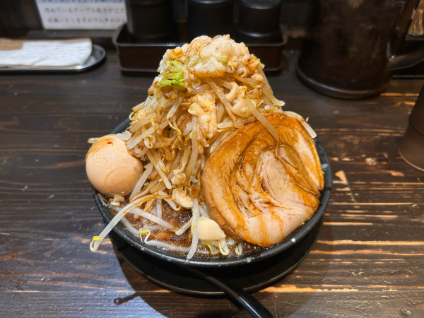「カネシ醤油ラーメン　野菜アブラ増し」@麺や 久の写真