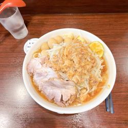 ラーメン950円柑橘クリームチーズうずら