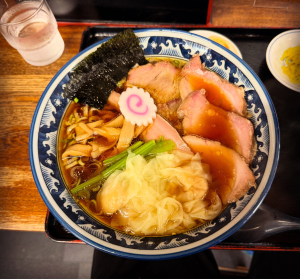 「チャーシューワンタンメン」@手打ちラーメン 英の写真