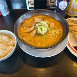 【期間限定】味噌とんこつらーめん餃子ライスセット1090円