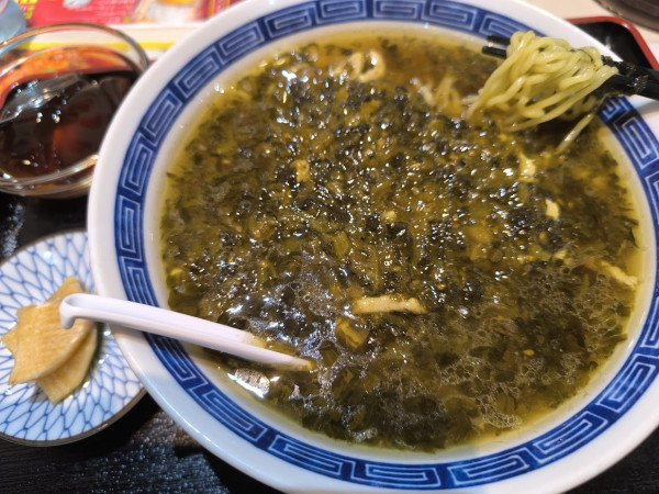 「高菜ラーメン(880)」@君臨楼の写真