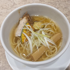 人類みな麺類と日本料理湯木の画像