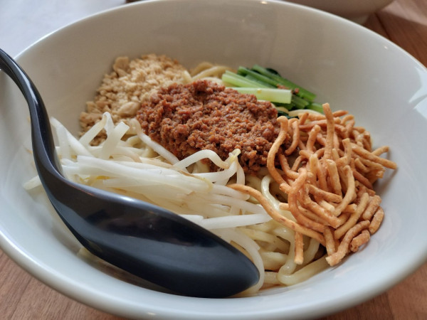 「汁なし担々麺」@ほうきぼし 関内セルテ店の写真