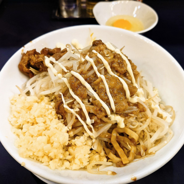 「豚恋まぜそば」@ラーメン豚に恋してる 新宿歌舞伎町店の写真