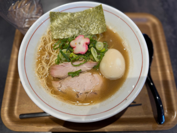 「豚骨中華そば(バリカタ)790円＋味玉100円」@濃厚豚骨中華そばGANPAIの写真