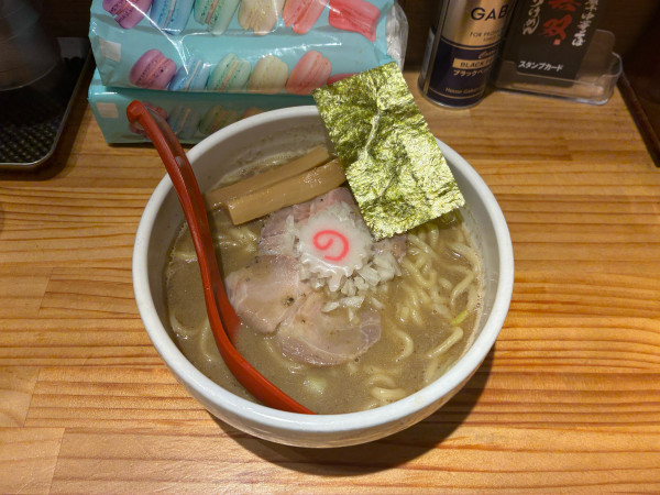 「煮干中華そば　900円」@煮干中華そば 無双の写真