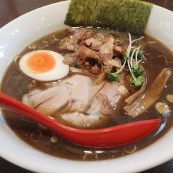 煮干し醤油＋鶏チャー＋ごはん