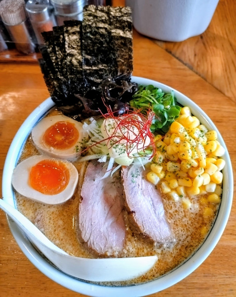 「【限定】清湯バターコーン（ミニ）＋チャーシュー＝￥1450」@麺屋 鶏口の写真