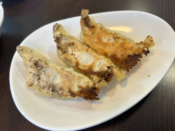 「餃子「3個」330円」@いくよ食堂の写真