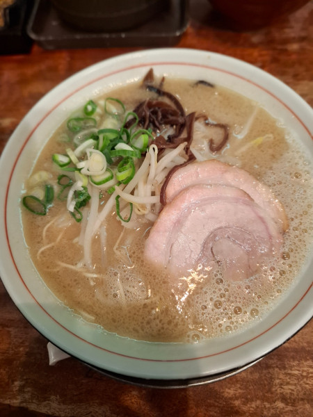 「シンプルラーメン　豚そば８２５円」@豚そば 成の写真