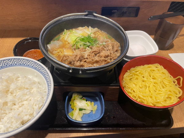「牛肉玉ラーメン鍋膳」@吉野家 川越駅東口店の写真