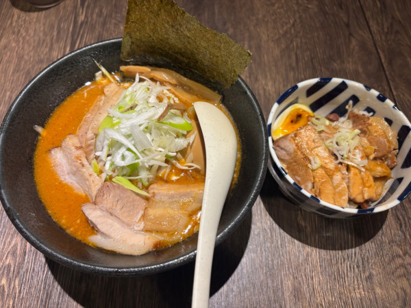 「特製味噌らーめん チャーシュー丼」@ななほしの写真