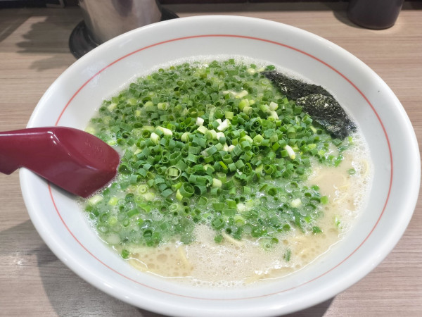 「らーめん＋ねぎトッピング」@長浜ラーメン 博多っ子の写真