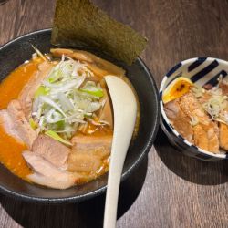 特製味噌らーめん　チャーシュー丼
