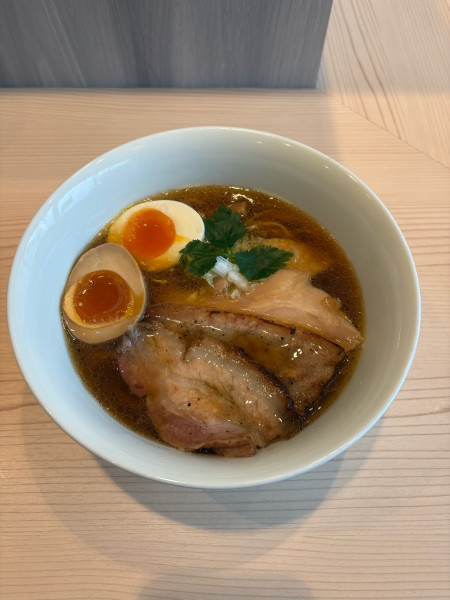 「特製しょうゆらーめん」@らーめん藁の写真